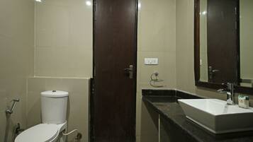 Double or Twin Room | Bathroom | Towels