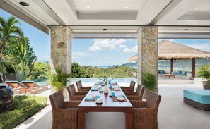 Outdoor dining - Baan Kimsacheva (Koh Samui)