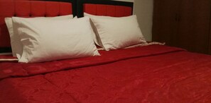 3 bedrooms, premium bedding, down duvets, pillow-top beds