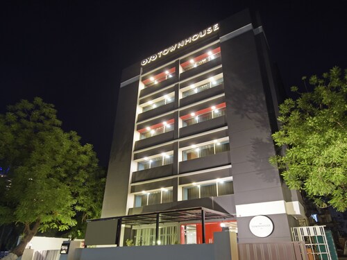 OYO Townhouse 030 Ashram Road Ahmedabad