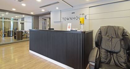 OYO Townhouse 030 Ashram Road Ahmedabad