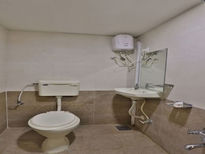 Double or Twin Room | Bathroom | Free toiletries, towels