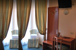 Coffres-forts dans les chambres, bureau, lits bébé (gratuits)