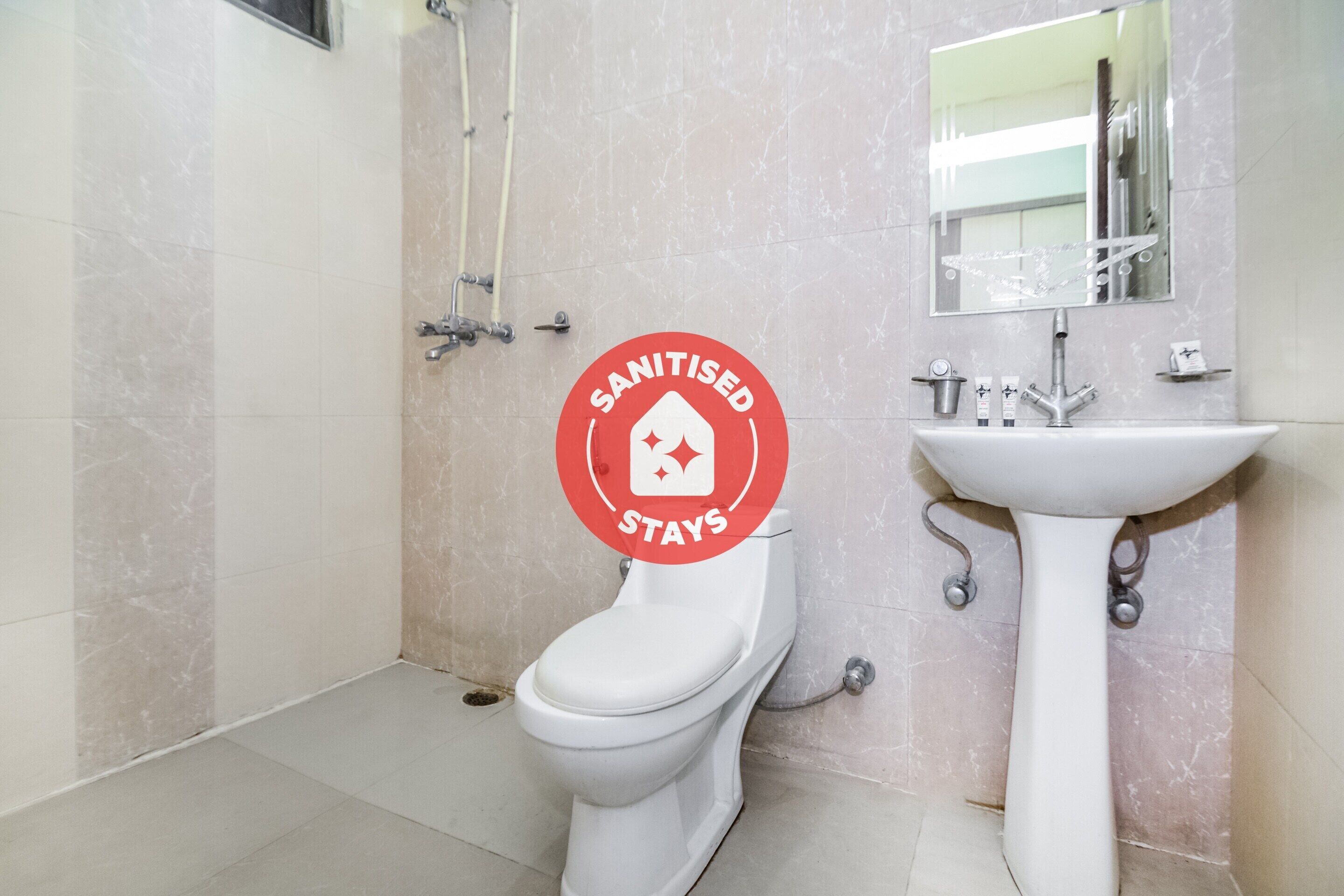 Double or Twin Room | Bathroom | Towels