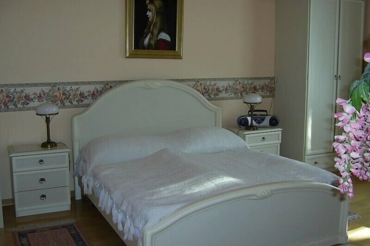 Blackout curtains, cots/infant beds, free WiFi, bed sheets