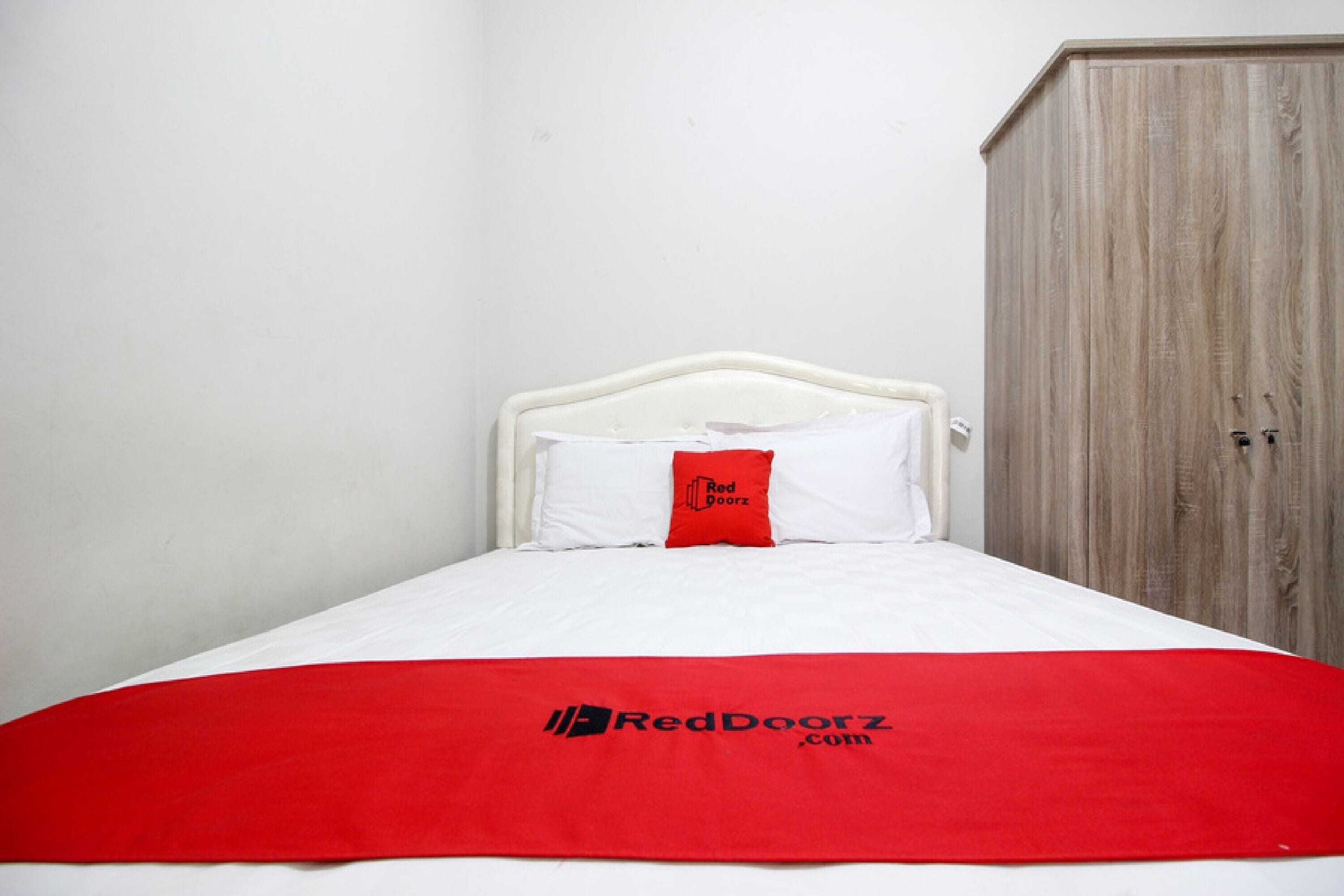 Foto - RedDoorz Plus near STIE YKPN