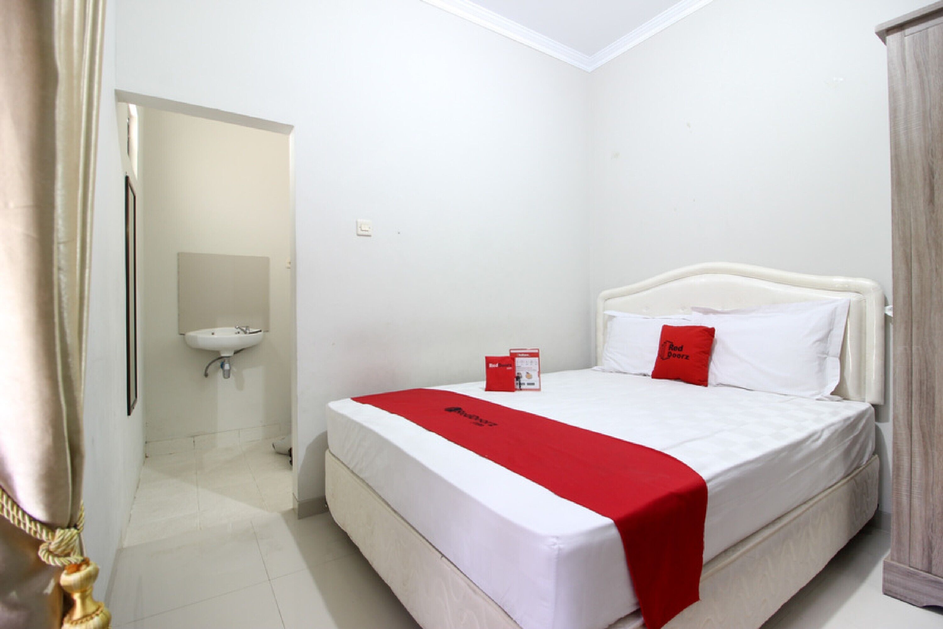 Foto - RedDoorz Plus near STIE YKPN