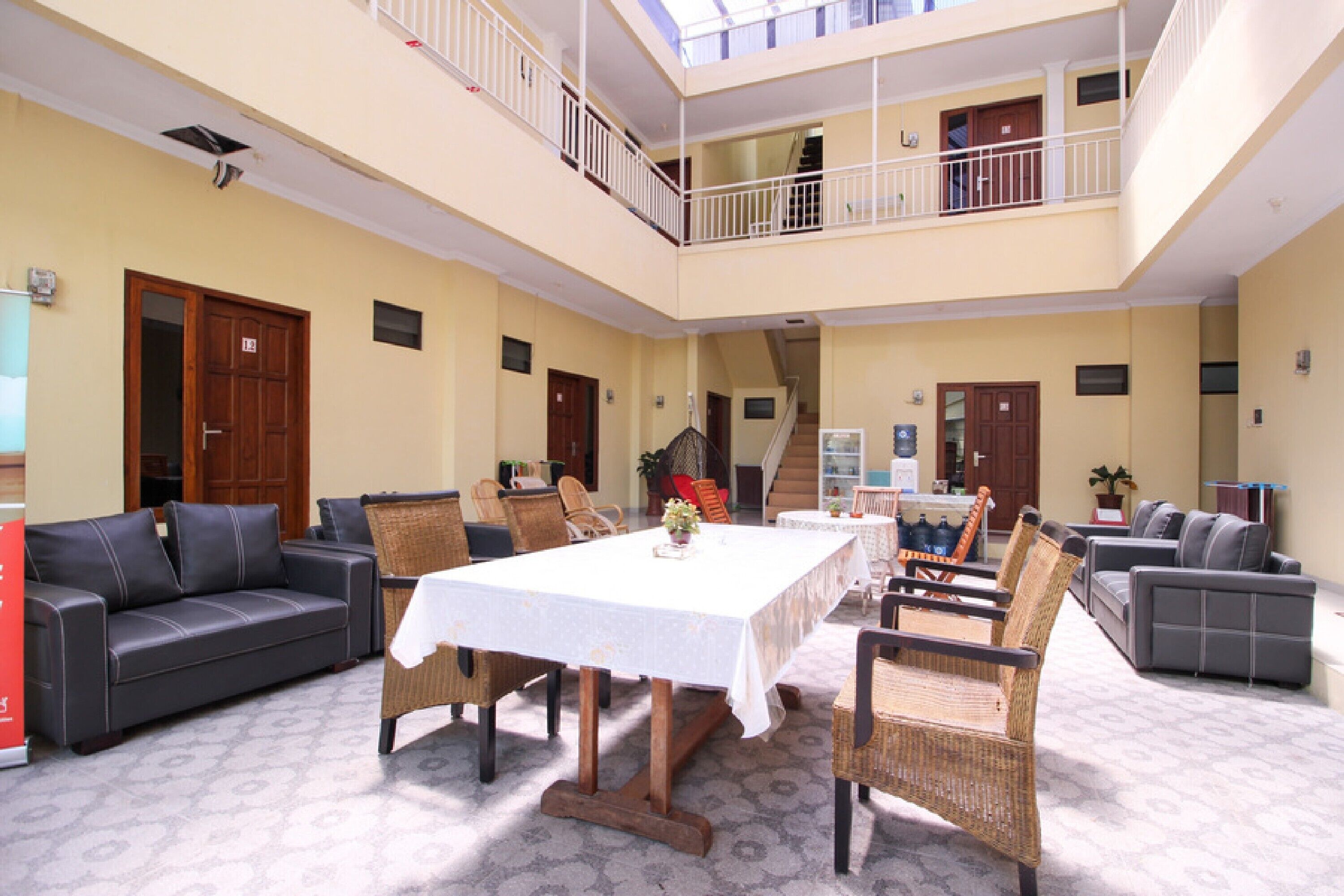 Foto - RedDoorz Plus near STIE YKPN