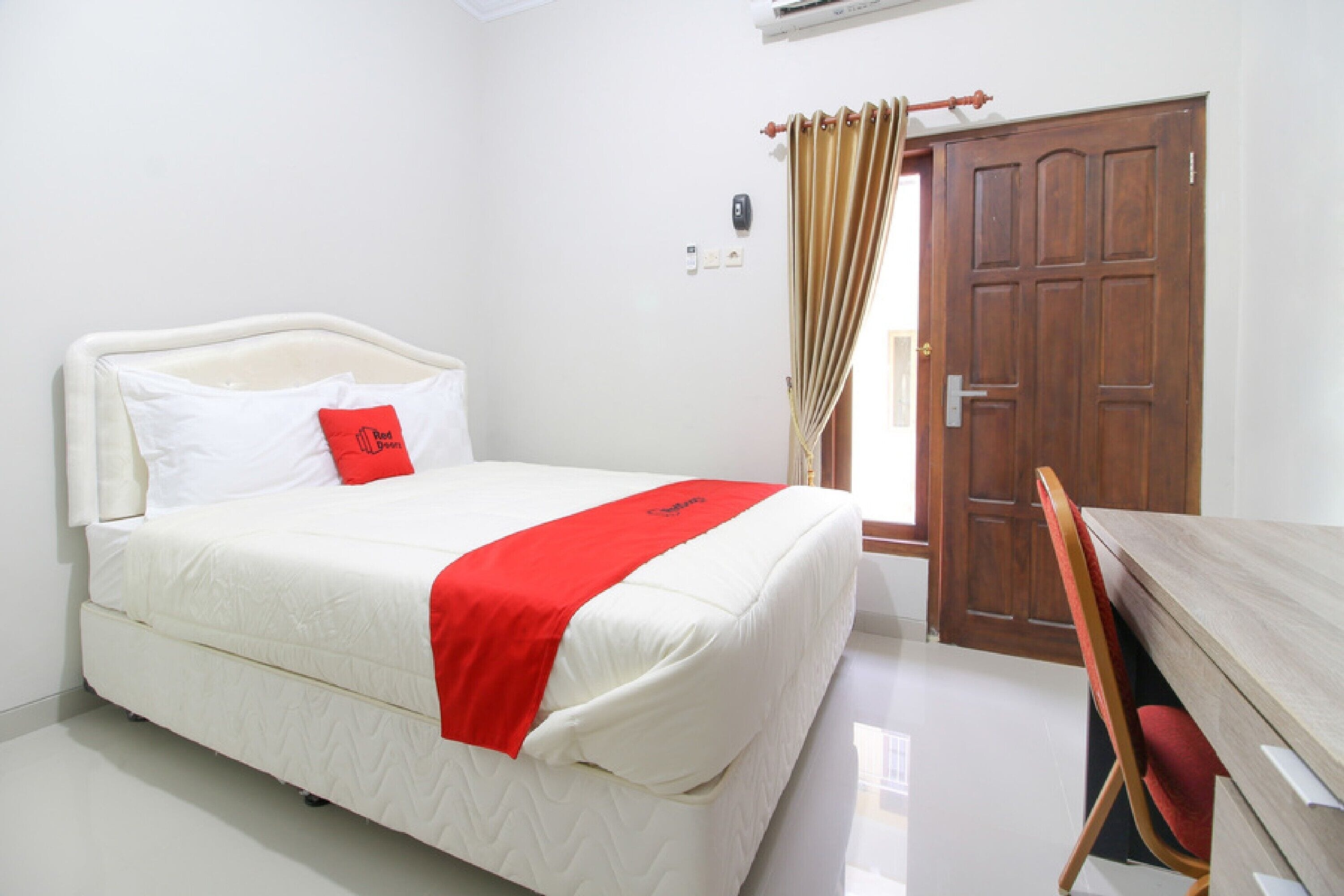 Foto - RedDoorz Plus near STIE YKPN