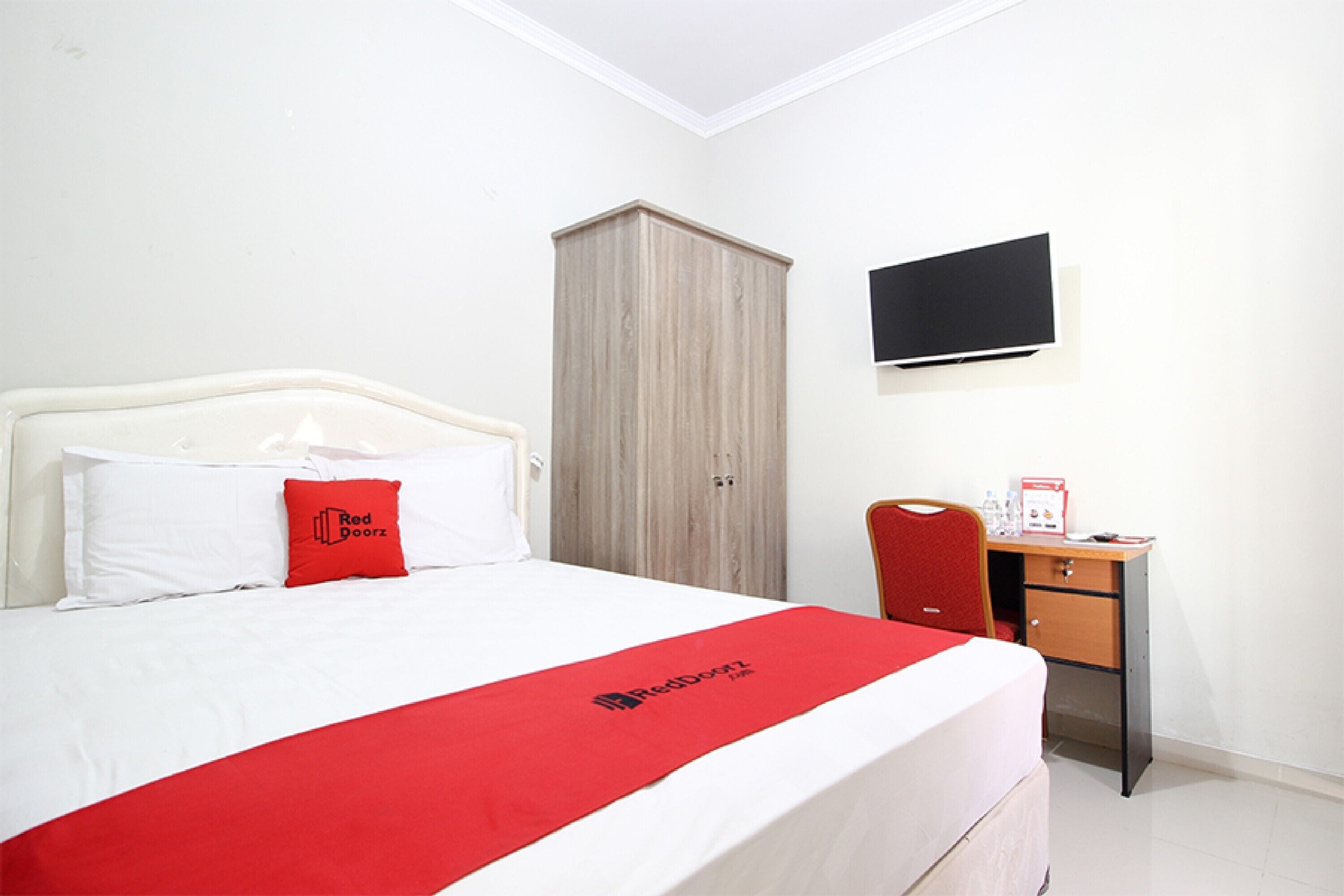 Foto - RedDoorz Plus near STIE YKPN