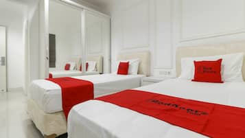 Twin Room | Desk, free WiFi