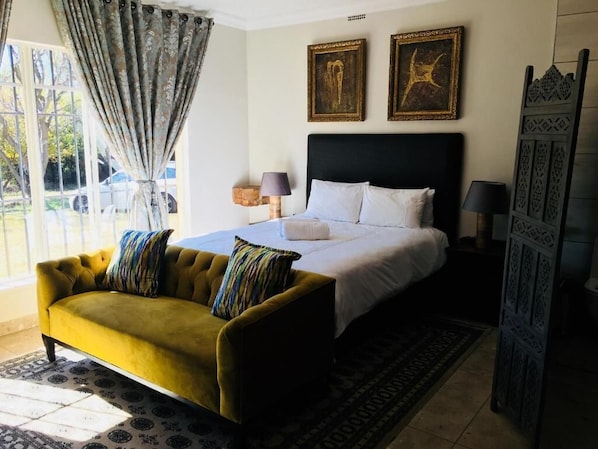 Deluxe-Doppelzimmer, 1 Queen-Bett, Gartenblick, zum Garten hin