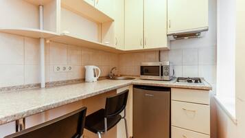 Studio | Eigene Küche | Kühlschrank, Mikrowelle, Herdplatte, Wasserkocher