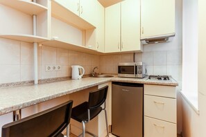 Studio | Eigene Küche | Kühlschrank, Mikrowelle, Herdplatte, Wasserkocher