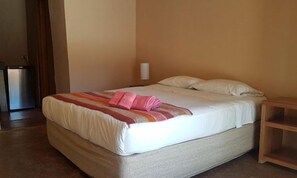 Bungalow, 1 Queen-Bett | 1 Schlafzimmer, kostenlose Babybetten