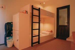 Minibar, in-room safe, desk, iron/ironing board