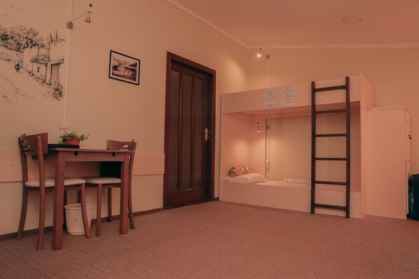 Minibar, in-room safe, desk, iron/ironing board