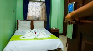 Deluxe Room | In-room safe, desk, soundproofing, free WiFi - Sandton City Hotel (Nairobi)