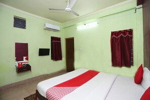 Double or Twin Room | Bed sheets - OYO 4108 near Kalinga Hospital (Bhubaneshwar)