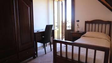 Premium bedding, desk, soundproofing, free WiFi