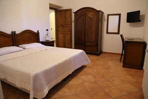 Premium bedding, desk, soundproofing, free WiFi - Agriturismo Pirara (Gerocarne)
