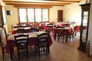 Dining - Agriturismo Pirara (Gerocarne)