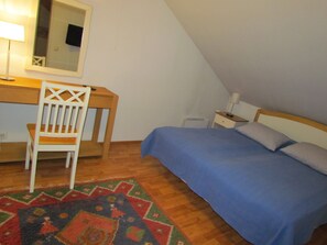 2 bedrooms, iron/ironing board, free cots/infant beds, free WiFi