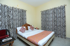 Standard Double Room | Free WiFi, bed sheets - OYO 9246 Paradise Inn (Bhubaneshwar)
