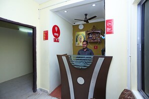 Reception - OYO 9246 Paradise Inn (Bhubaneshwar)