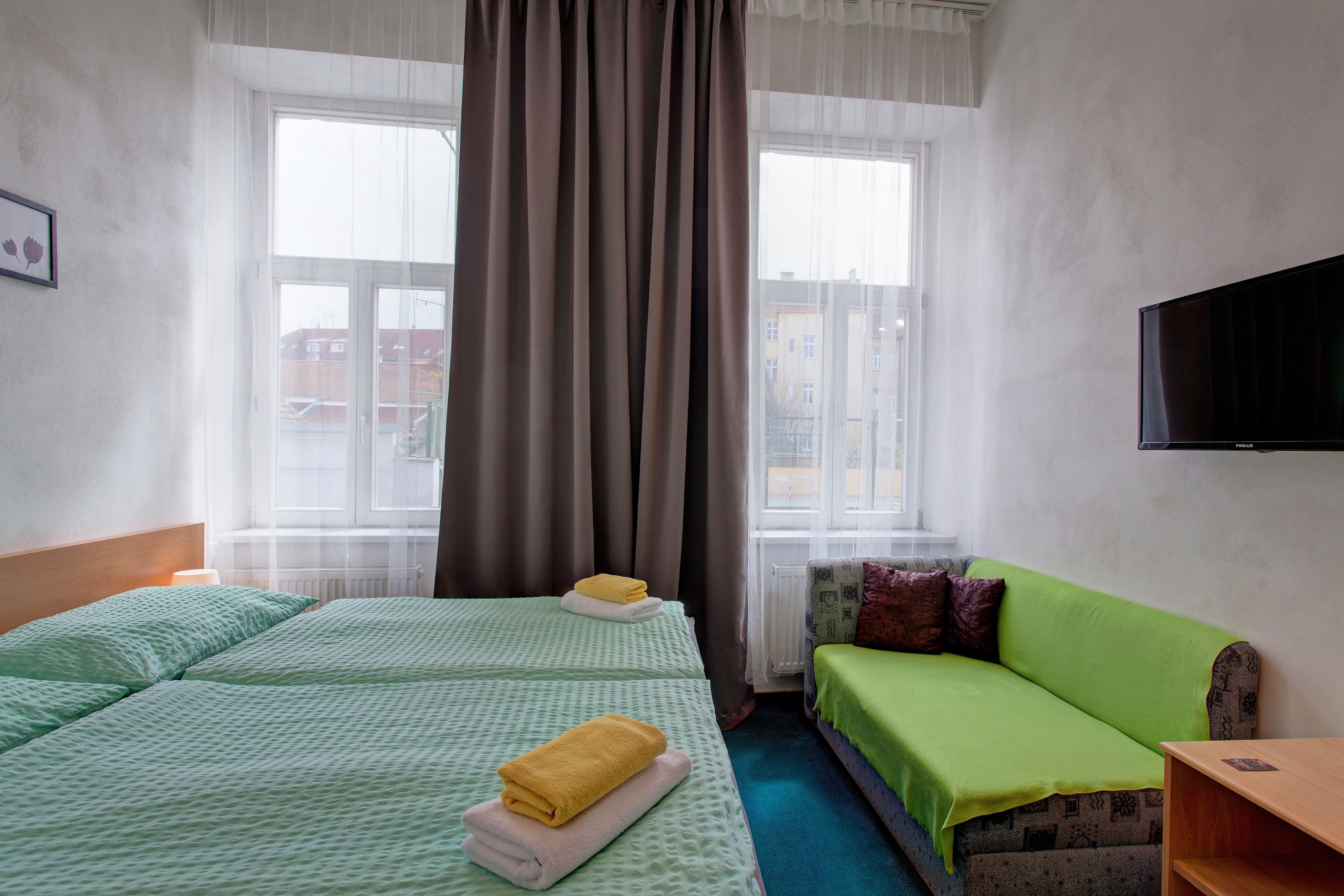 standard single room, 1 single bed | blackout curtains, iron/ironing board, free wifi, bed sheets