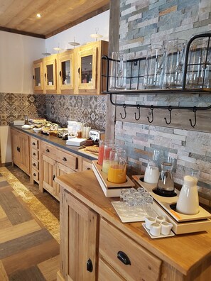 Daily buffet breakfast for a fee - Chalet Marano Hotel Restaurant & Spa (Isola)