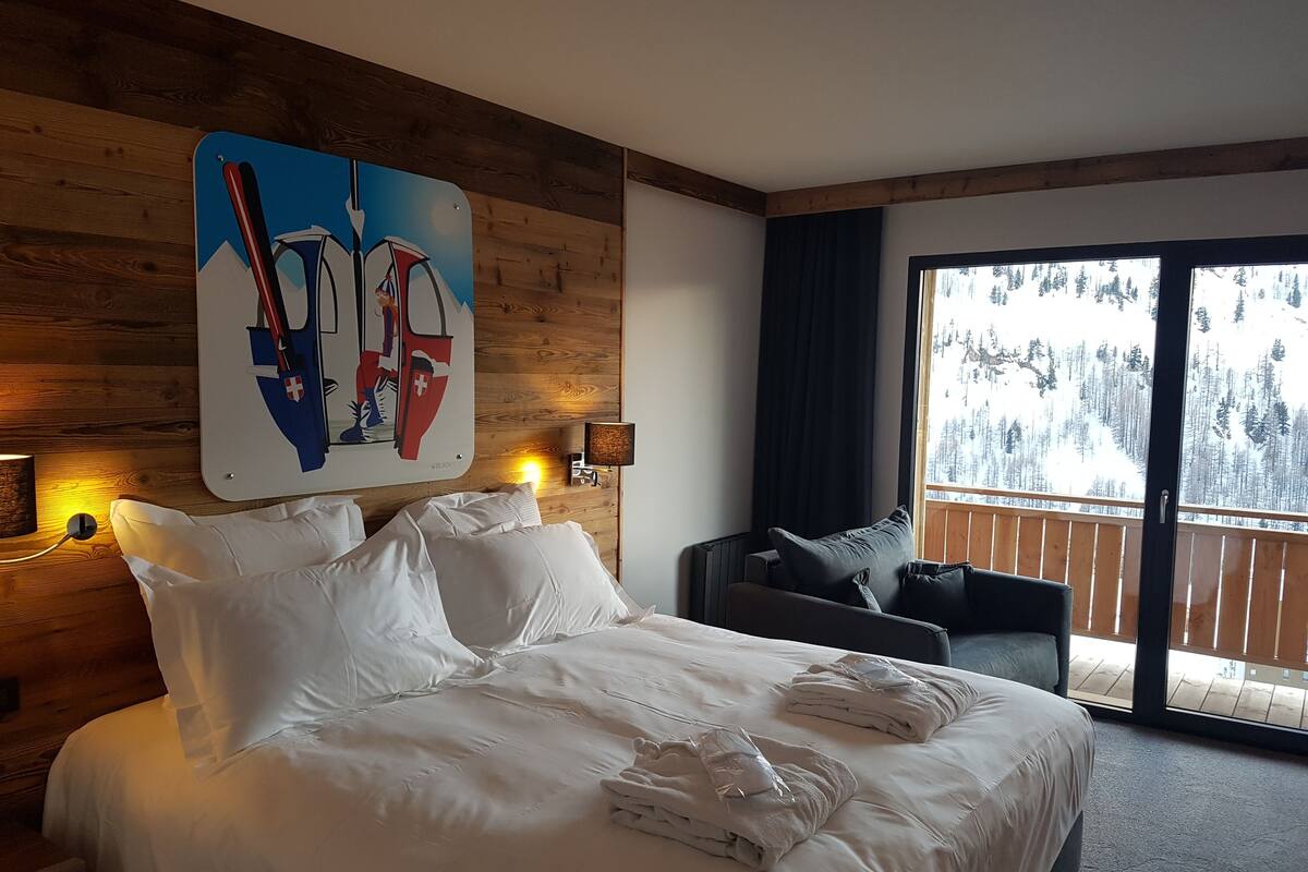 Standard Room, 1 King Bed, Mountain View