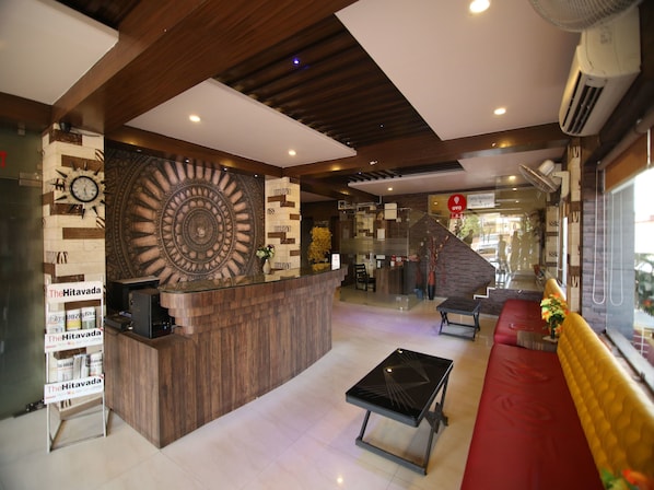 Quầy tiếp tân