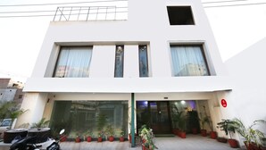 Front of property - OYO 8776 Citi Inn Zirakpur (Dera Bassi)
