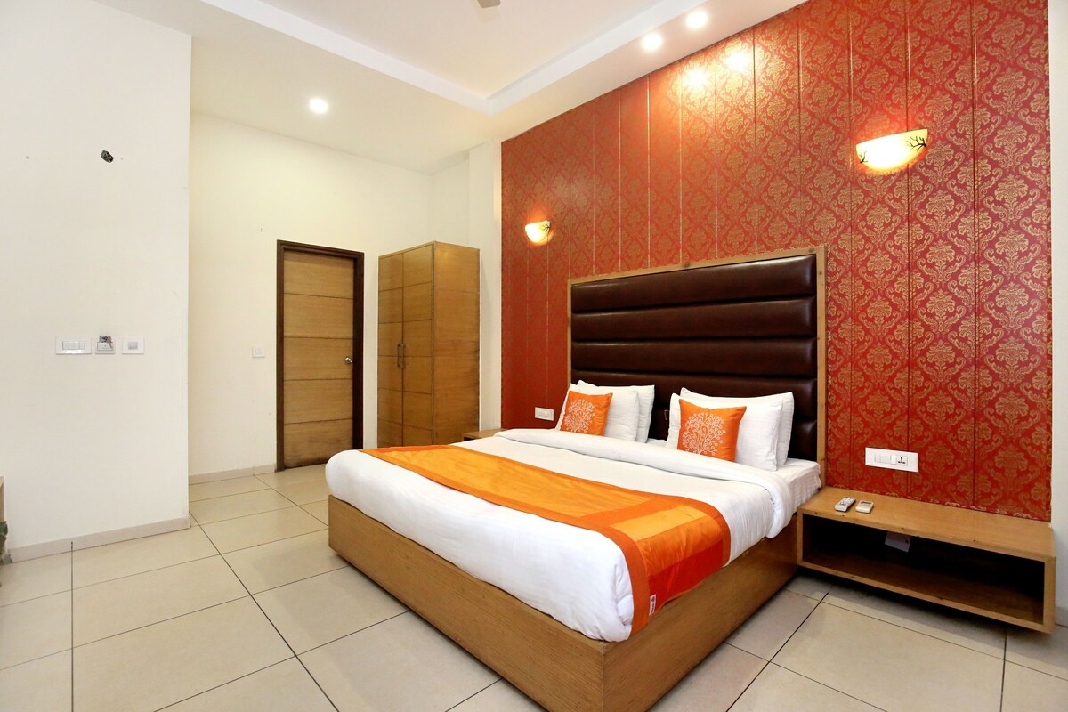 In-room safe, free WiFi