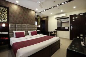Double or Twin Room | Free WiFi - Hotel E hteen (Chandigarh)