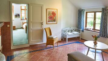 Family Room, 1 Bedroom | Living area