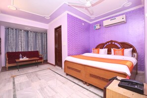Standard Double Room | Private kitchen - OYO 10384 Hotel Rajesh Palace (Chandigarh)