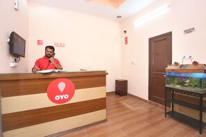 Reception - OYO 10384 Hotel Rajesh Palace (Chandigarh)