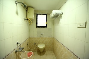 Double or Twin Room | Bathroom