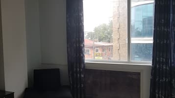 In-room safe, desk, soundproofing, free WiFi