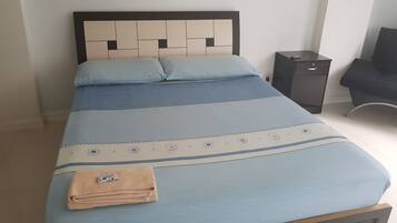 In-room safe, desk, soundproofing, free WiFi