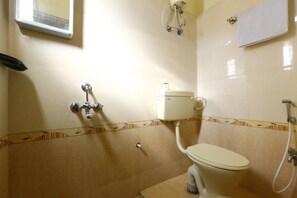Double or Twin Room | Bathroom