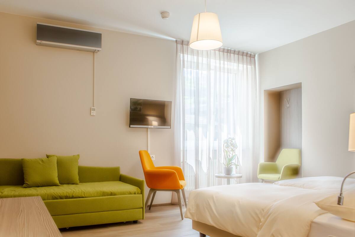 Premium bedding, minibar, in-room safe, desk
