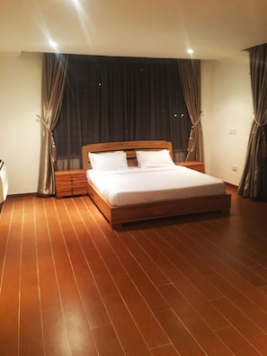 Apartment, 3 Bedrooms | Premium bedding, iron/ironing board, free WiFi