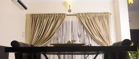 Appartement, 3 slaapkamers | Dineren in de kamer