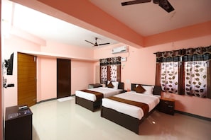 Double or Twin Room | Free WiFi