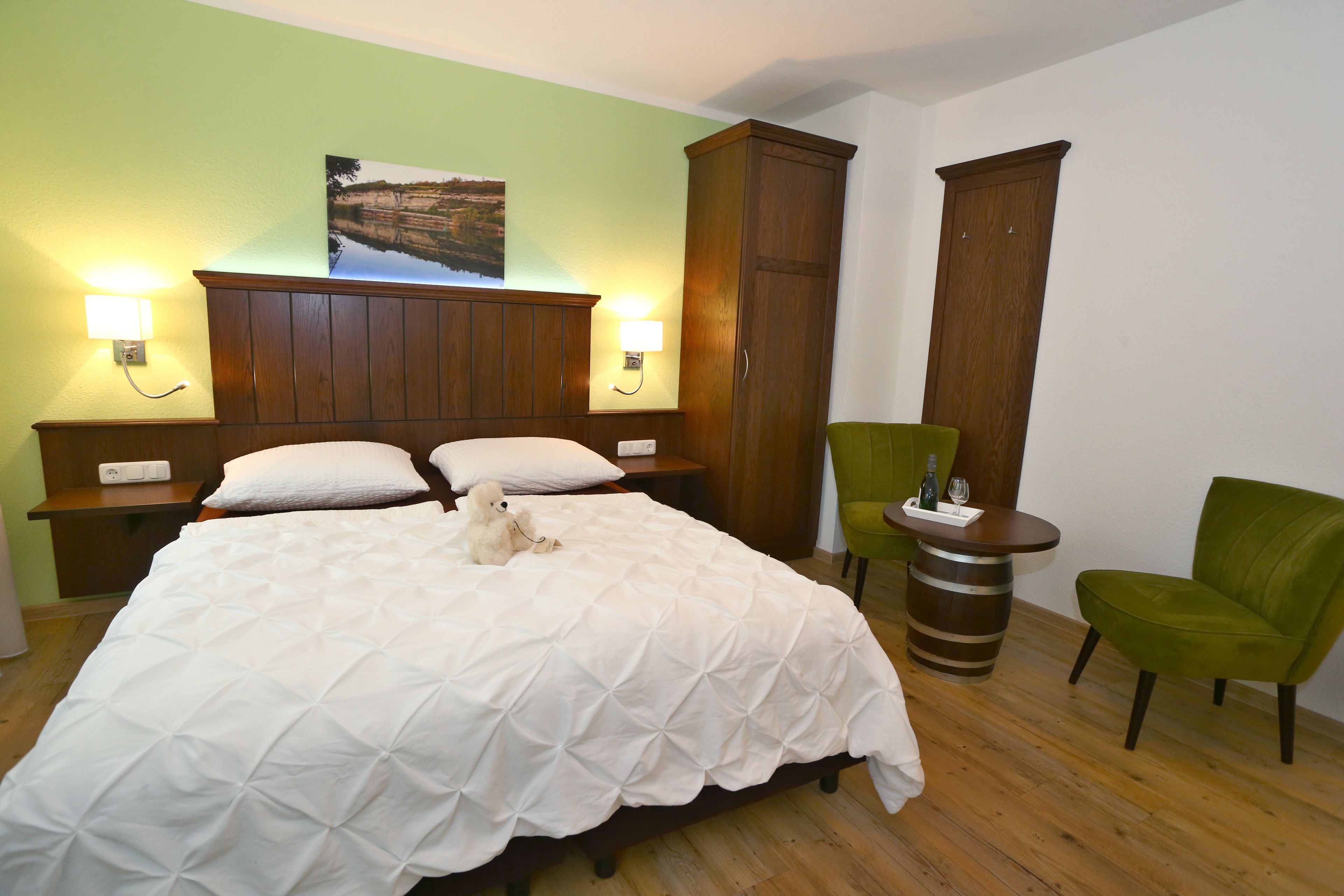 double room (kabinett) | hypo-allergenic bedding, desk, laptop workspace, soundproofing