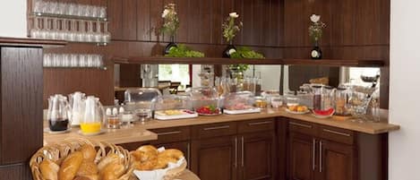Daily buffet breakfast (EUR 6 per person)