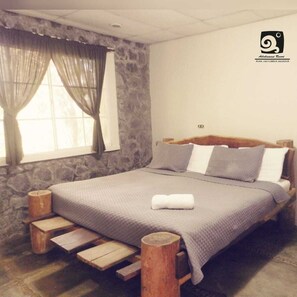 Tweepersoonskamer | Donsdekens, gratis wifi, beddengoed